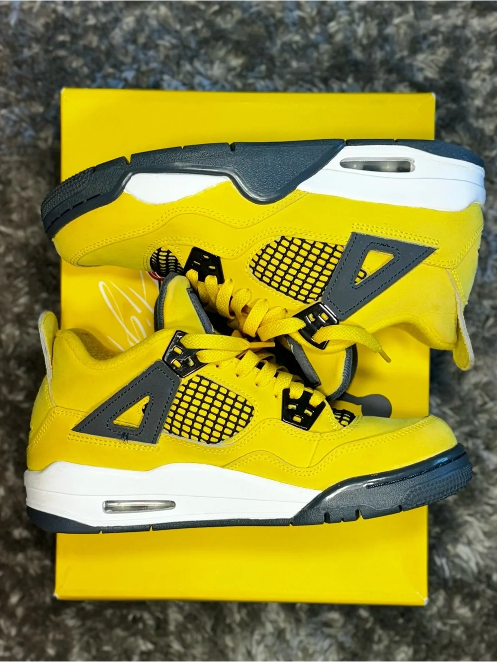 Nike Air Jordan 4 Retro 'Lightning' 2021  Size:5.5Y (Fits:Women’s 7 | Men’s 5.5)